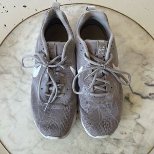 Womens Nike Air shoes - size 10